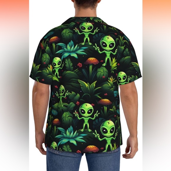 NWOT!Graphic Alien Button Down Shirt - Picture 4 of 5